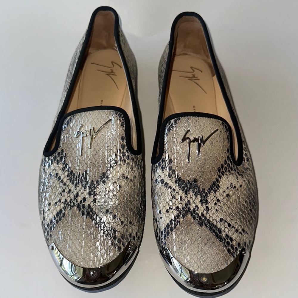 Giuseppe Zanotti Gray Silver Flats with Snakeskin Pattern